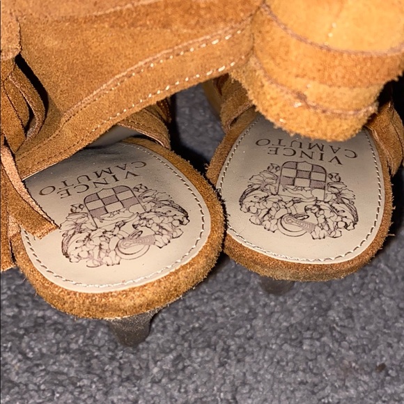 Vince Camuto Suede Platforms 7.5 - Picture 2 of 6